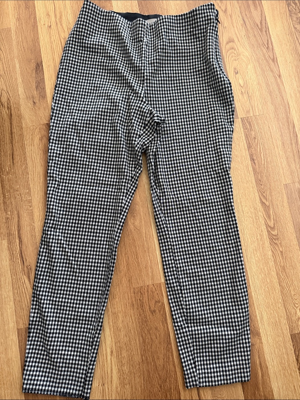 H&M Black and White Gingham Slim Pants. Size M.